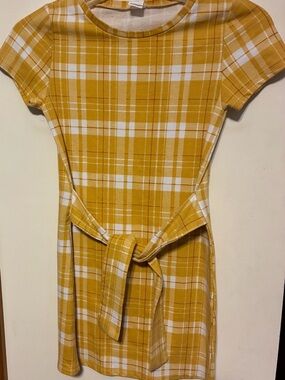 Girls' Yellow Plaid Belted Short Sleeve Dress
